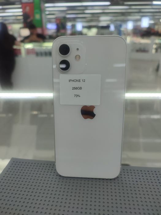 Продам айфон 12 256гб