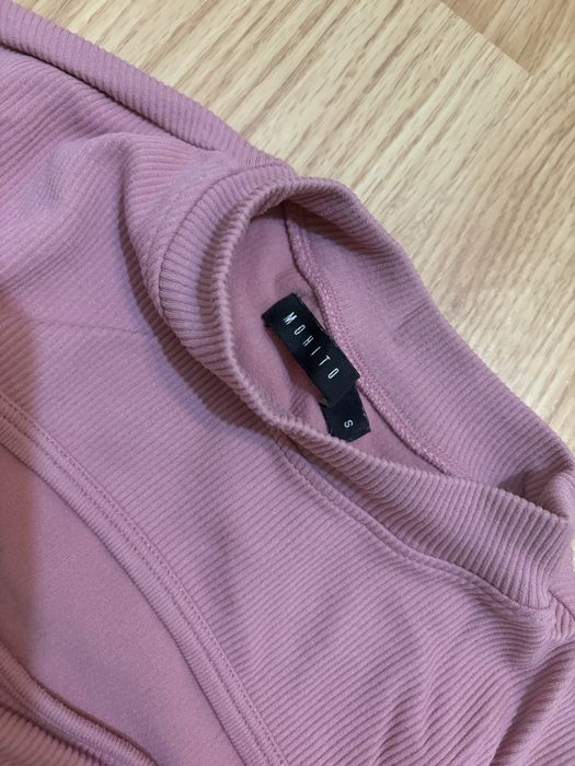 Къса блуза Mohito с изрязване, размер S розова