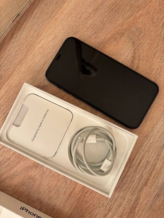 iPhone 12 с коробкой