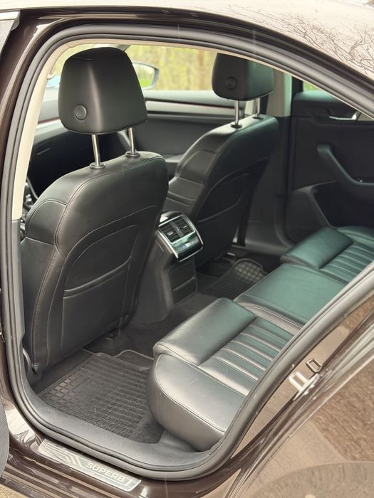 Skoda Superb 2.0 tdi DSG