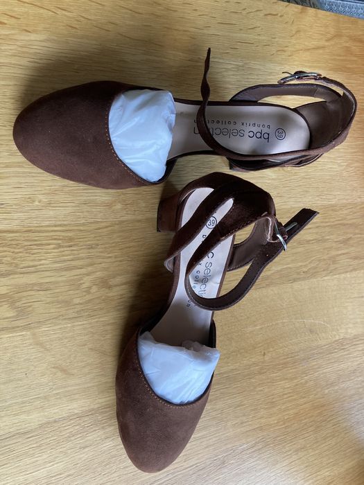 Pantofi Bonprix maro masura 39