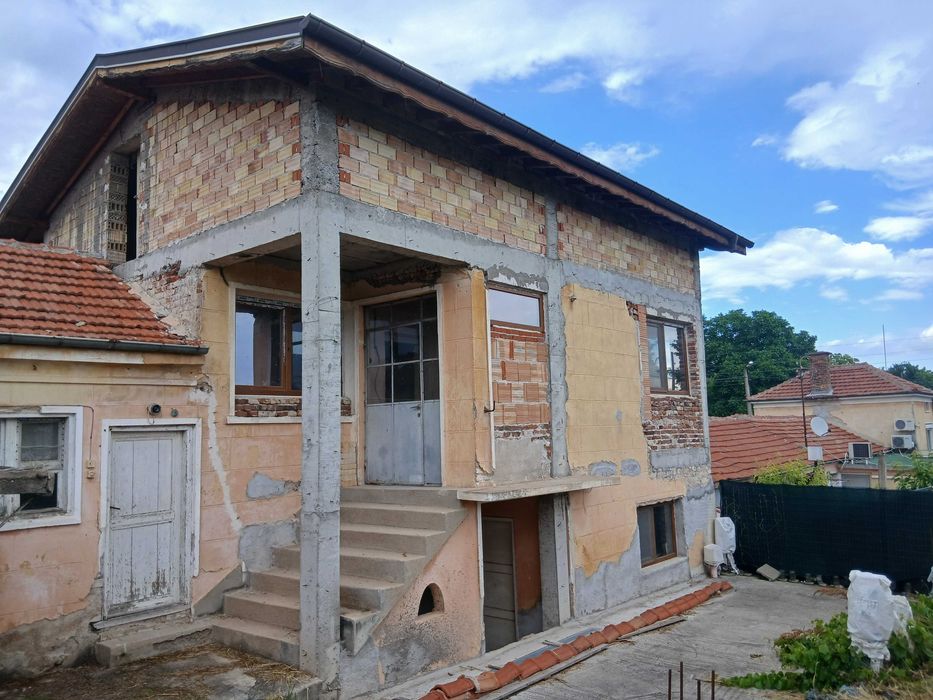 Продавам къща з с.Кирилово