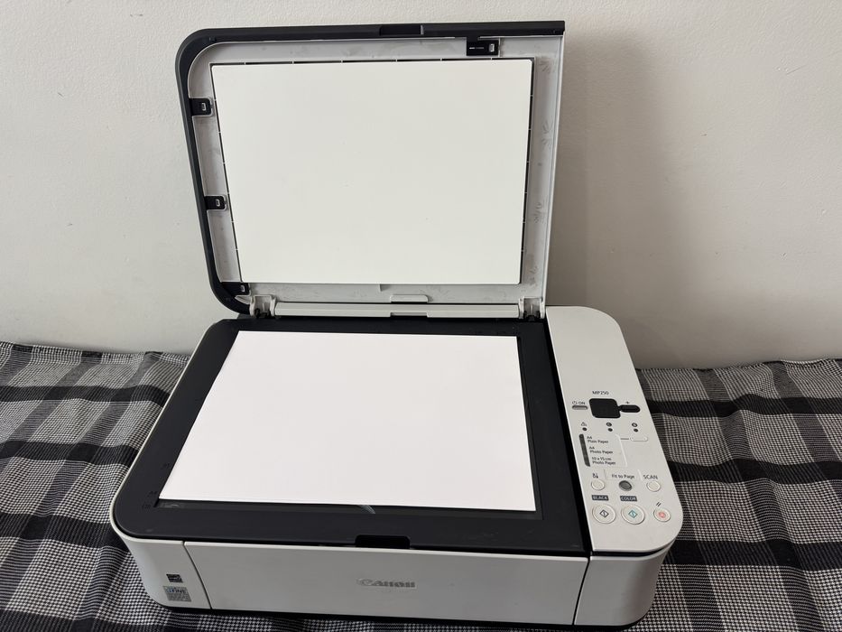 Цветной принтер (Canon)