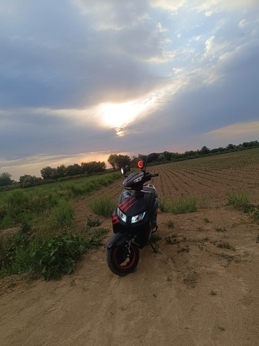 М8 продается иои обмен на айфон 13