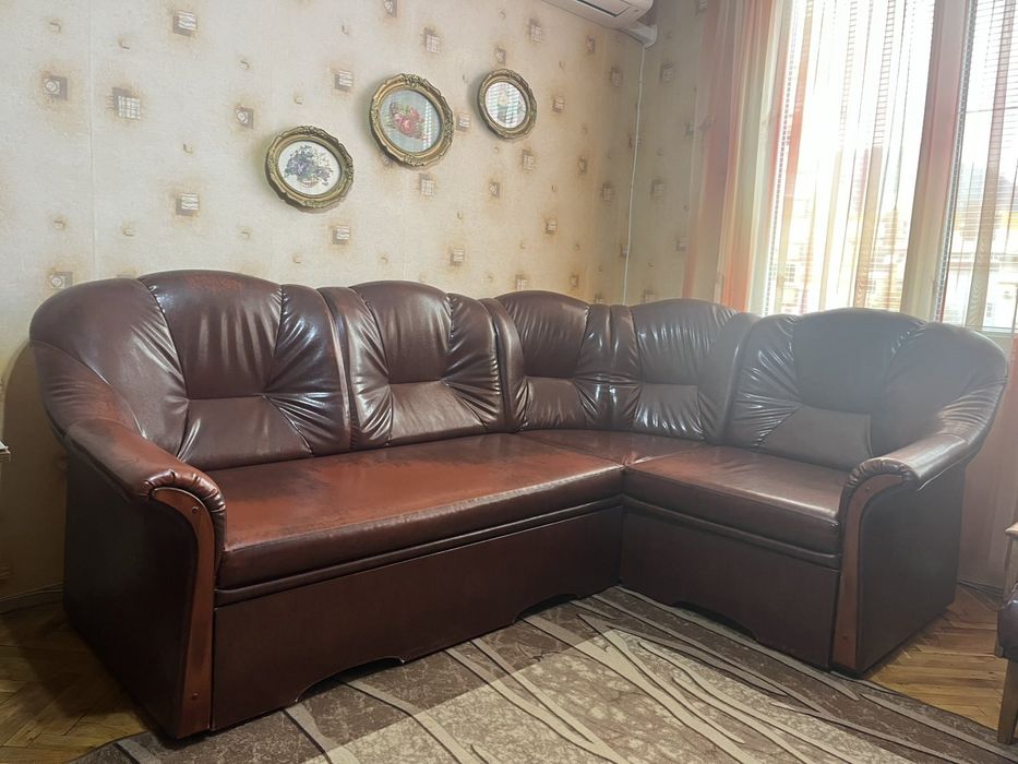 Ъглов диван с два фотьойла  и табуретка