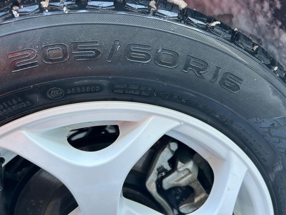 Продам комплект зимних колёс