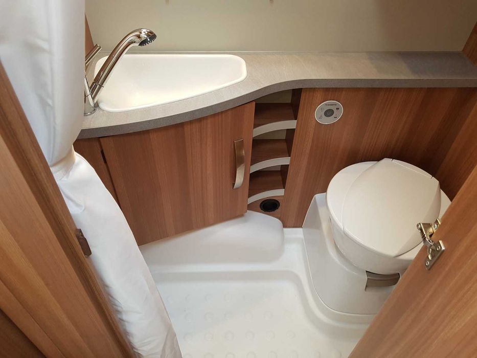 Rulota WEINSBERG CARAONE 420 QD - 2020 complet echipata