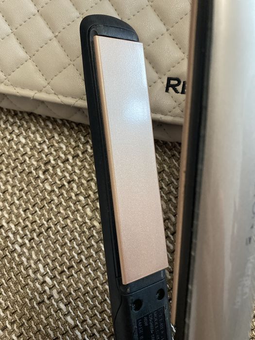Преса за коса Remington с кератинова терапия