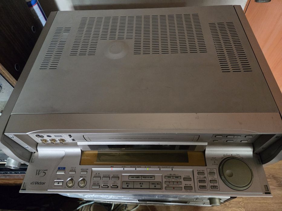 Стерео супер VHS HR W 5