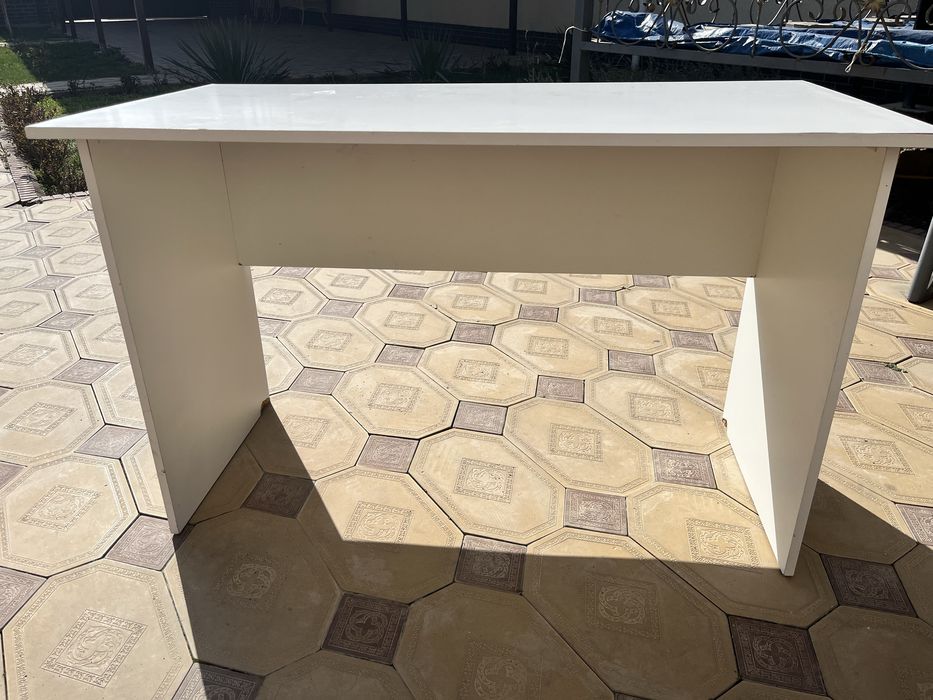 Офисный стол в отличном состоянии!