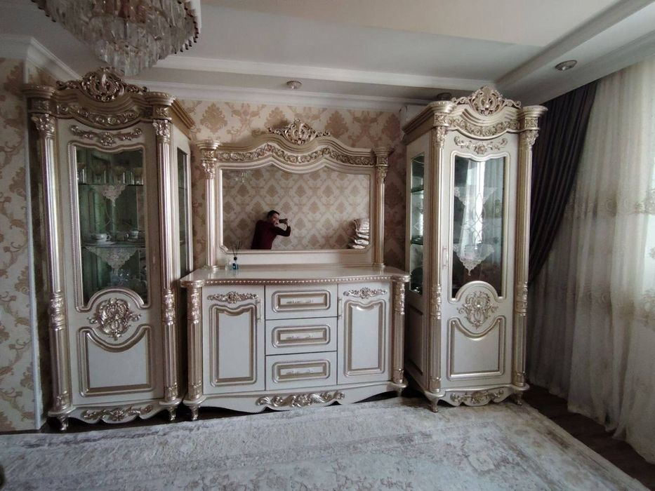 Продаётся а идеальном состояние спальня гарнитура