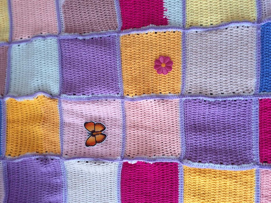 Шарено одеяло от малки квадратчета