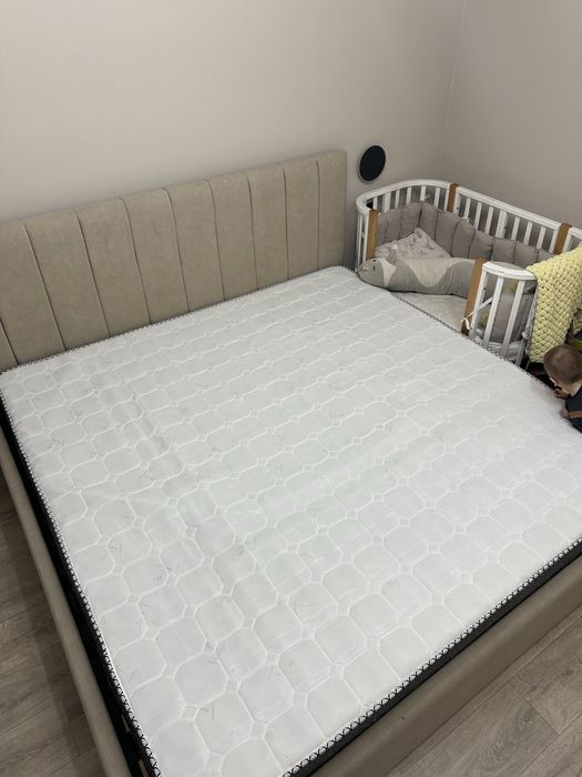 Матрас для кровати 2х2