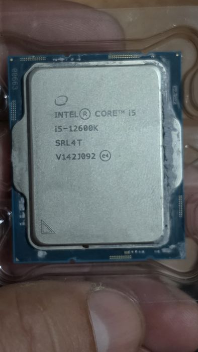 Процесор Intel i5-12600K