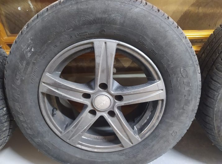 Продам диски с шинами