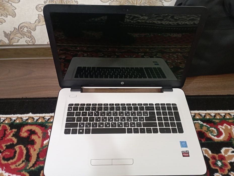 HP laptop, white