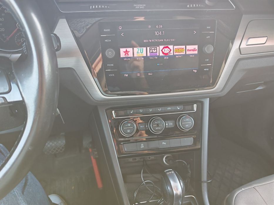 Vând Volkswagen Touran