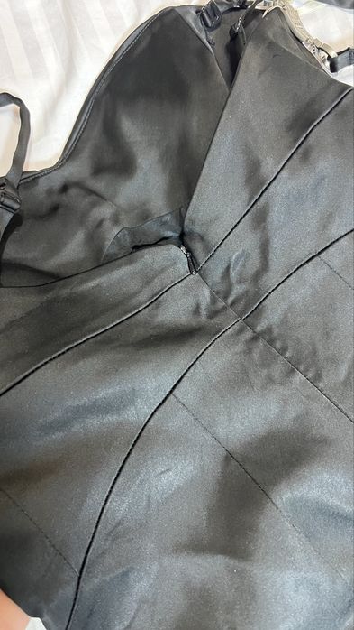 Черное платье футляр