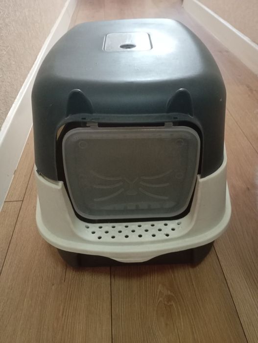 Продам крытый туалет для кошек с угольным фильтром