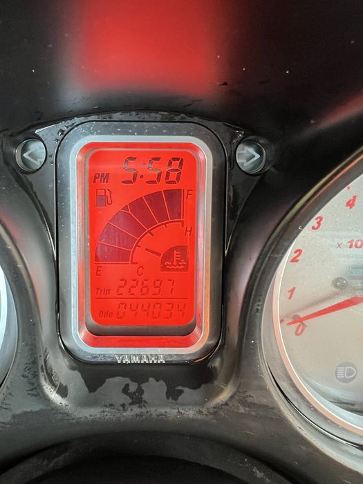Vand Yamaha T-max  500 2004 se poate conduce A2 (nu Honda nu Burgman)
