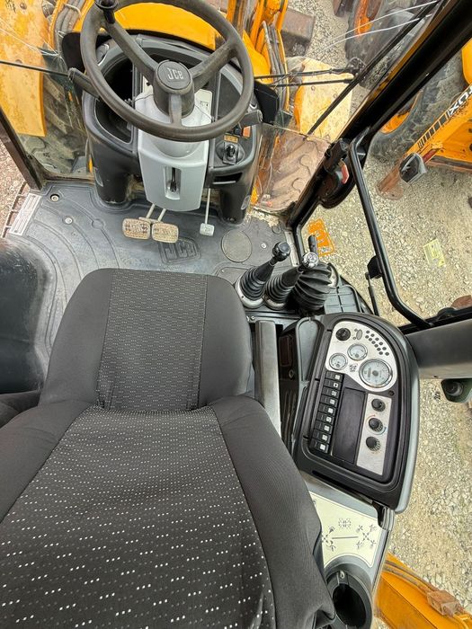 Buldoexcavator JCB 4CX  An 2005