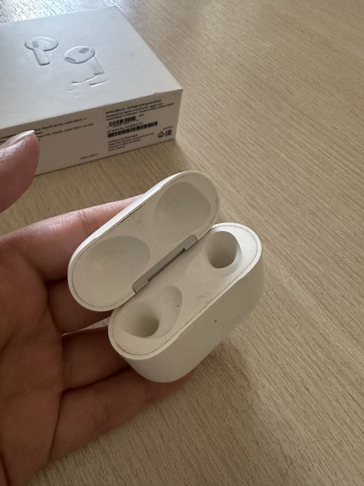 Зарядный кейс от Airpods 3