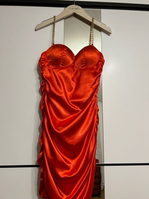 Rochie de seară roșie