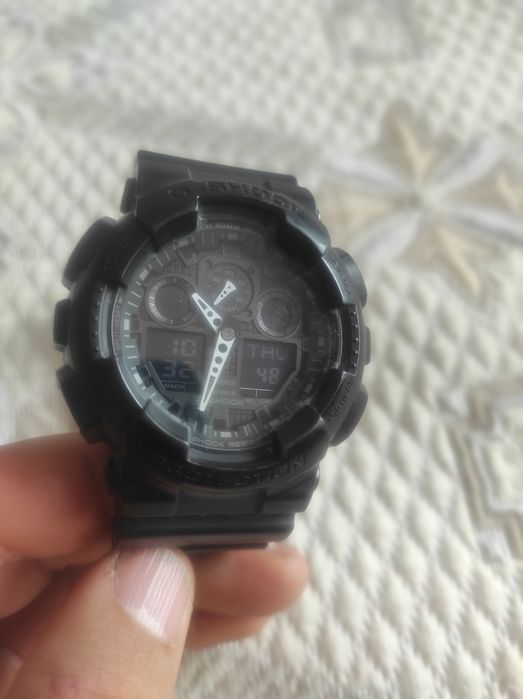 Casio G-Shock  GA-100 , часовник
