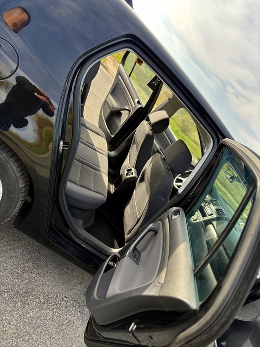 Volkswagen GOLF 5 1.6 FSI [negociabil]