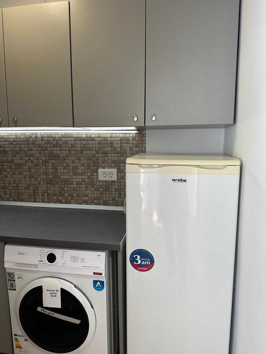 Locuiești sau câștigi? Apartament central, parter, ideal locuință sau business – complet utilat