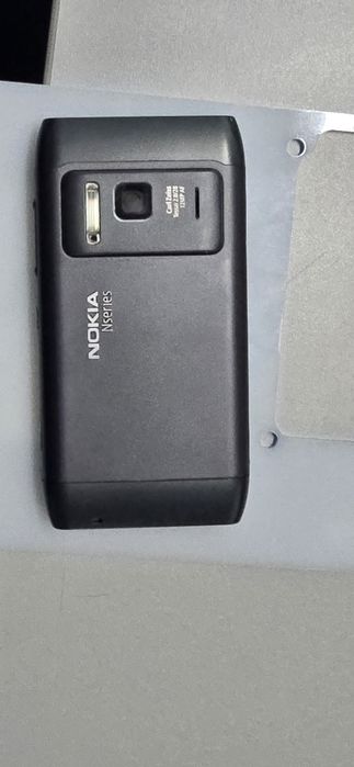 Продам Nokia N8.