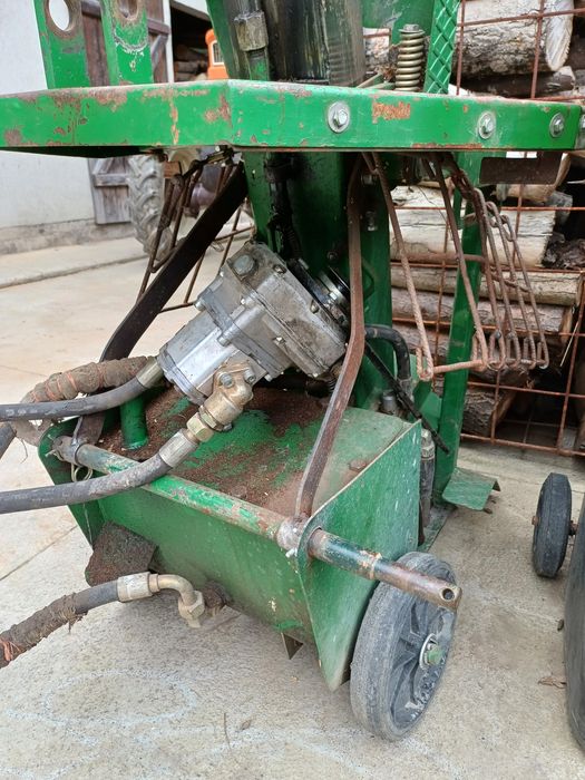 Vând crăpător lemne după tractor 9.5 tone