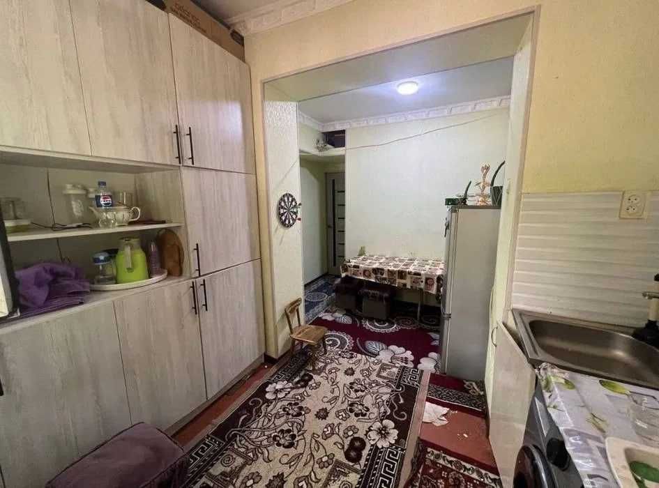 Юнусабад   2-хона 1-этаж/4. Кирпичный 57 м2. Срочно