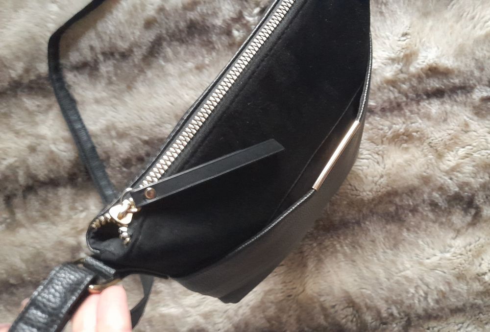 Чанта Primark през рамо-черна запазена