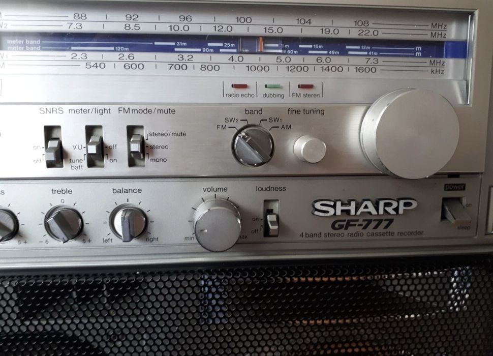 Sharp GF 777 radio casetofon