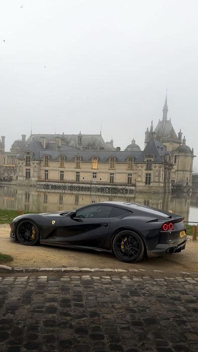 Ferari 812 superfast