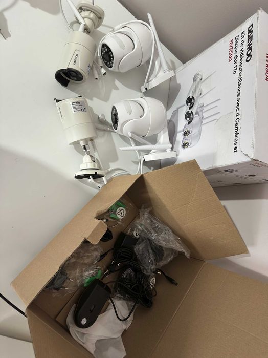 Kit camere supraveghere Daewoo NVR 504 Wireless