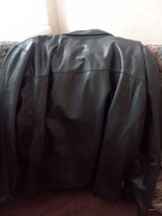 Продавам мъжко кожено яке от естествена кожа
