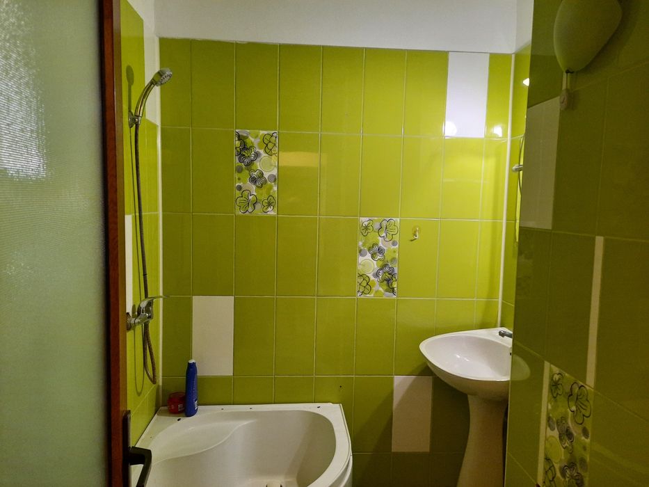 Închiriez apartament  2 camere