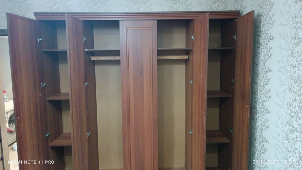 Продаётся спальный комплект