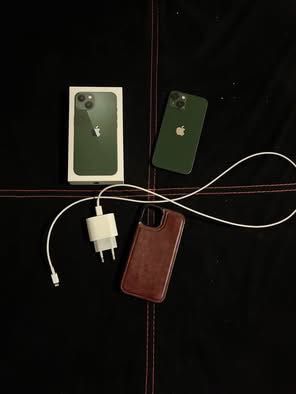 Продава iPhone 13 128GB