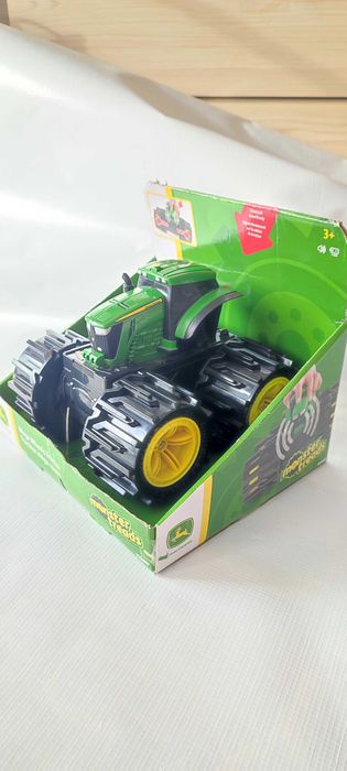 Детска играчка Tomy John Deere - Мини трактор с големи гуми