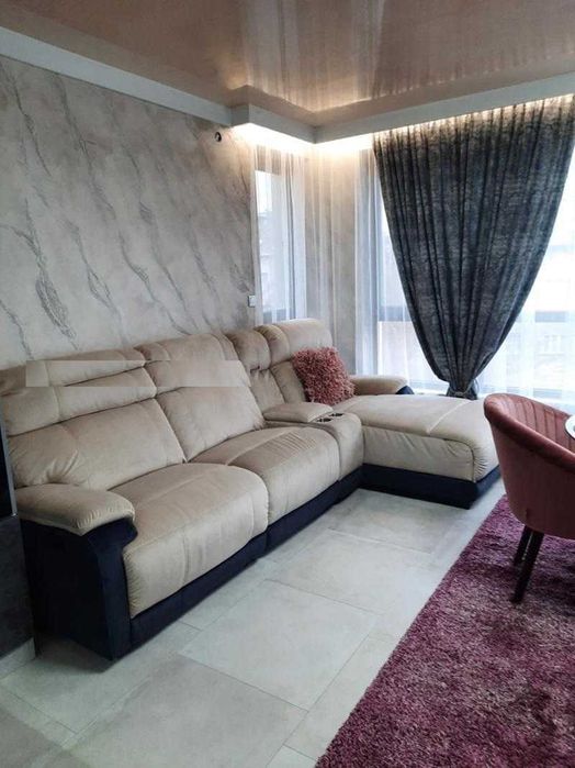 Продава се Двустаен апартамент в Пловдив, Младежки Хълм - 72 кв.м за 2500 €/кв.м - Снимка #2