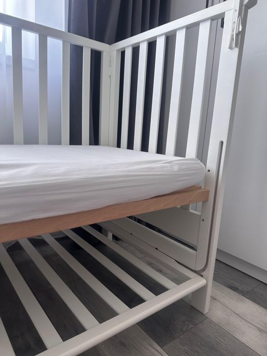 Vând pătuț bebeluș