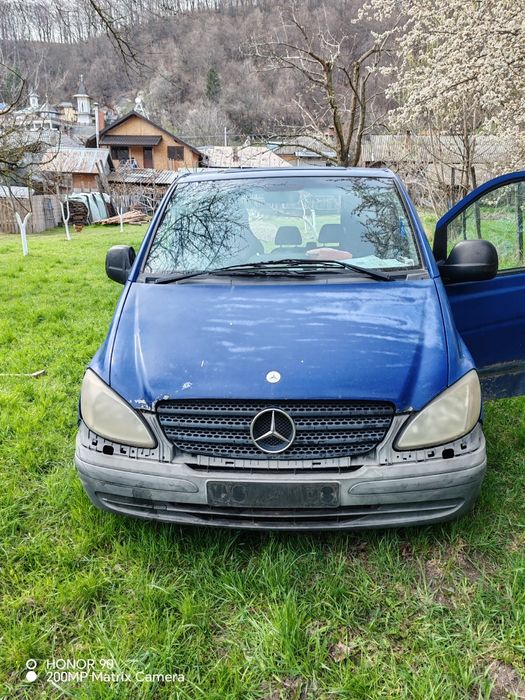 Mercedes Vito  211