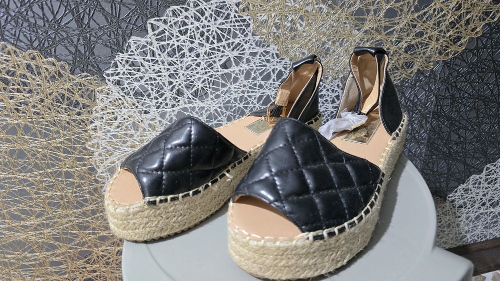 Распродажа стильной обуви