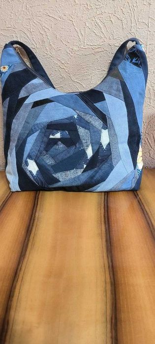 Продаются сумочки ручная работа .