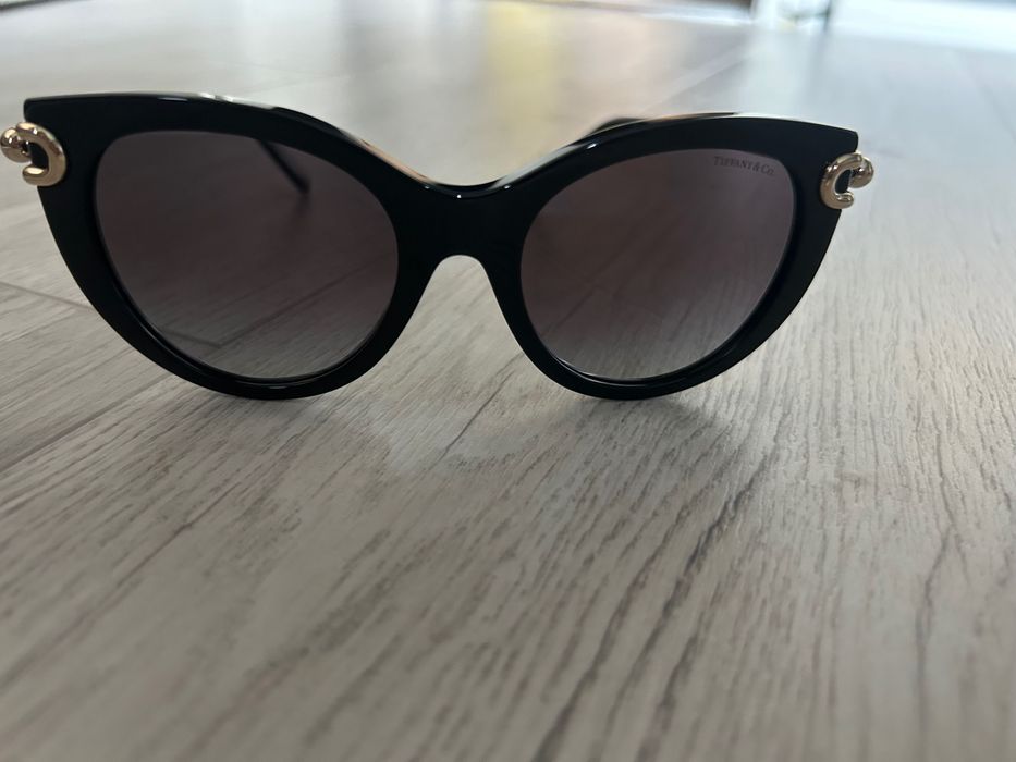 Слънчеви очила на италианската марка TIFAANY&Co.