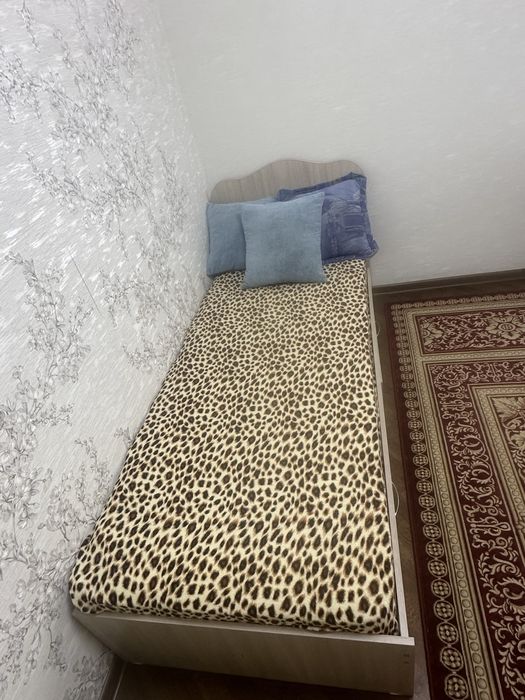 Продам односпальную кровать.