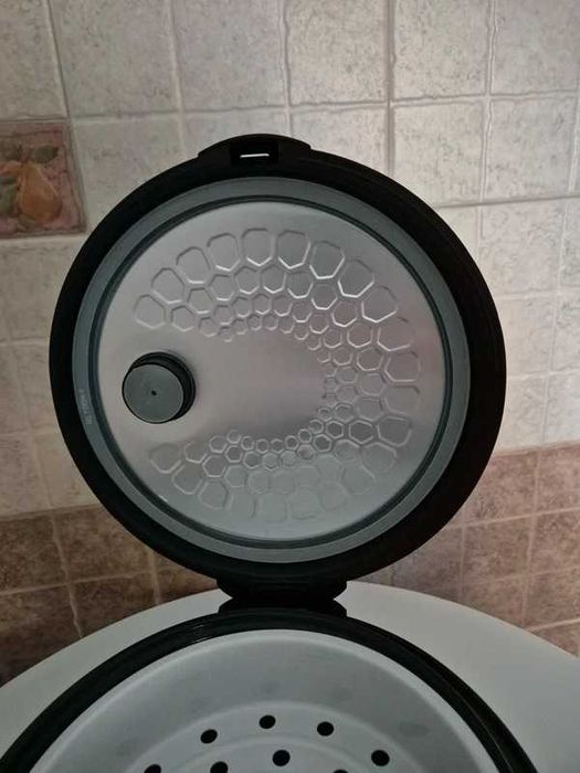 Multicooker Redmond RMC-M22